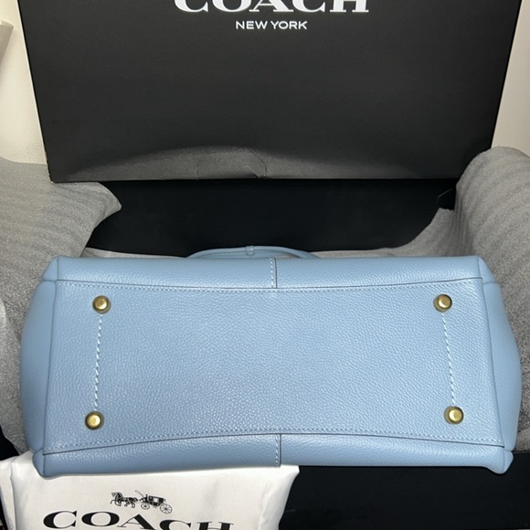 Beautiful Coach Lana Shoulder Bag - Picture 5 of 13